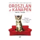 Abigail Tucker Oroszlan a kanapen
