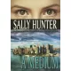 Sally Hunter A medium Antikvar
